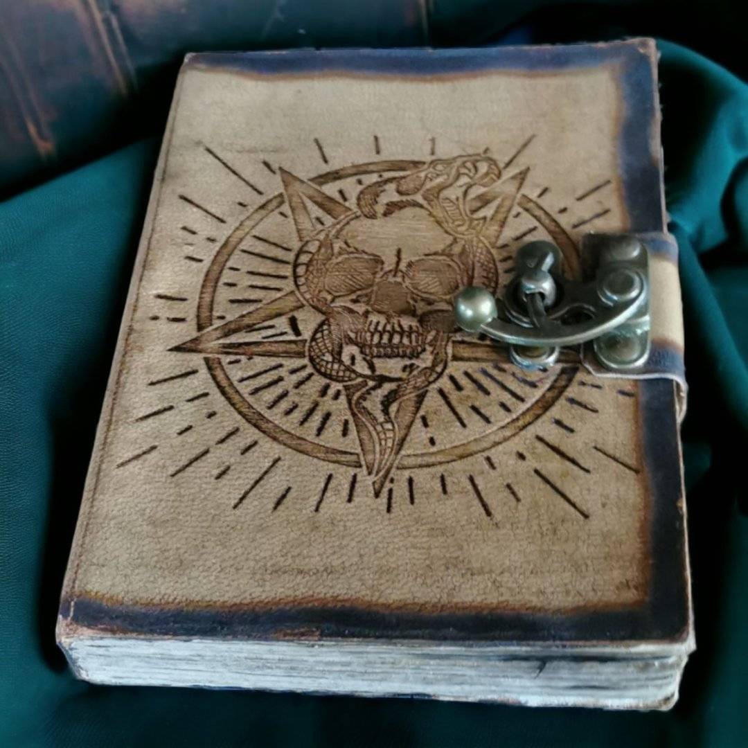 Agenda handmade din piele - Craniu cu Pentagrama