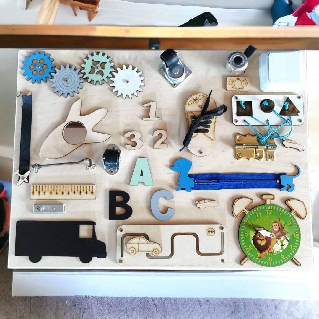 Placa Senzoriala Montessori, 50 x 38 cm - Baieti