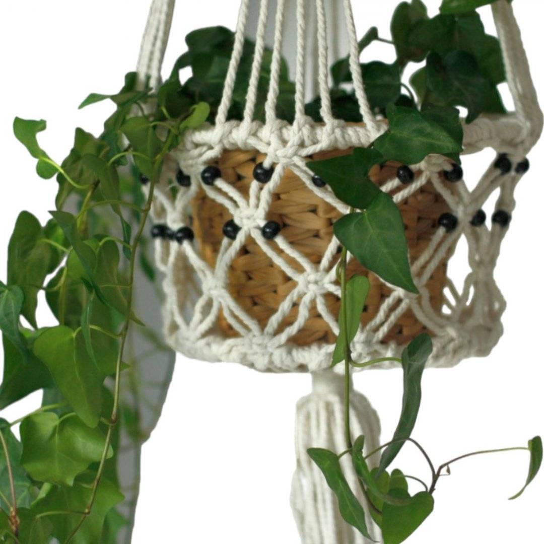Suport plante suspendabil, din macrame, cu margele